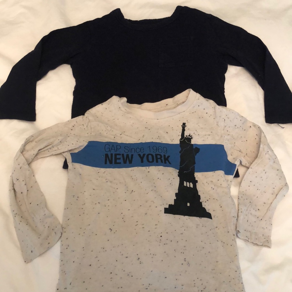 Bundle of 2 GAP long sleeve shirts